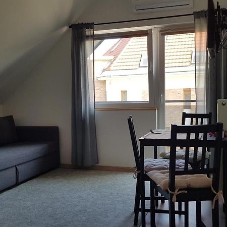 Vegvar Delux Apartman Дьюла Экстерьер фото