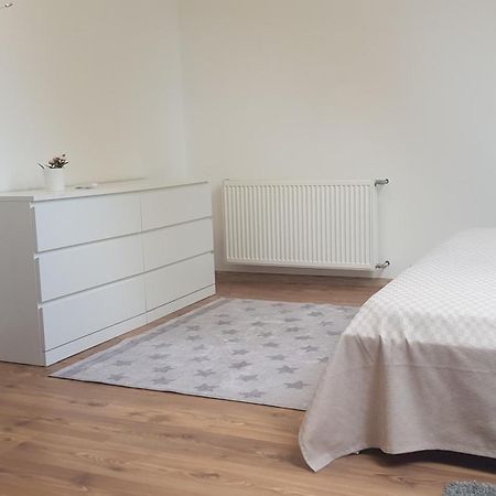 Vegvar Delux Apartman Дьюла Экстерьер фото
