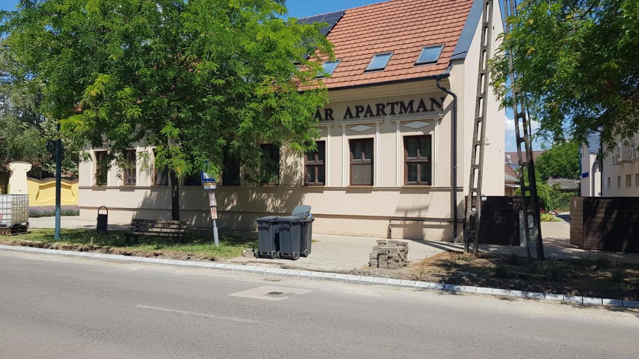 Vegvar Delux Apartman Дьюла Экстерьер фото