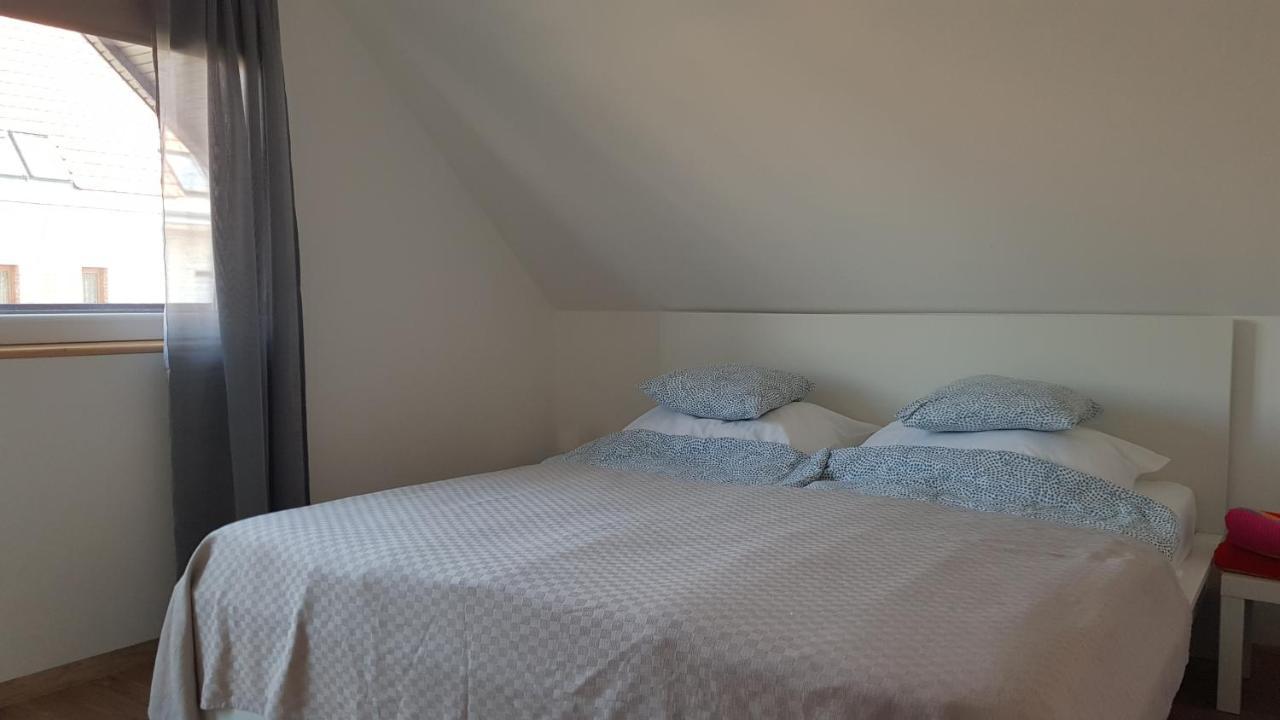 Vegvar Delux Apartman Дьюла Экстерьер фото